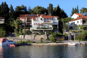 Отель Apartments by the sea Vrboska (Hvar) - 541  Врбоска